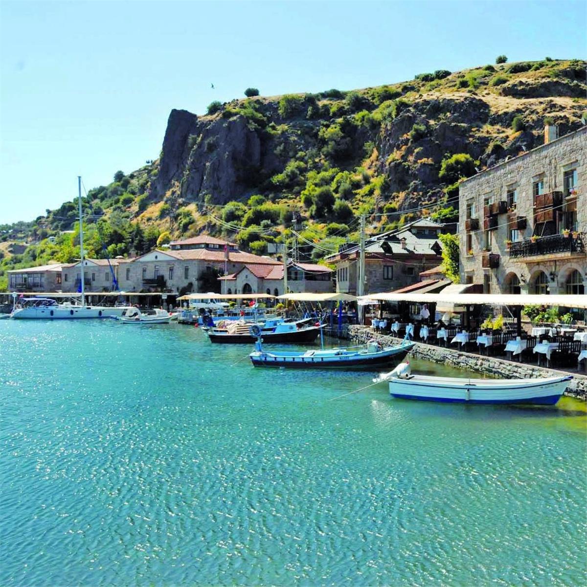 İzmir çıkışlı 1 gece 2 gün konaklamalı Assos Antik Kenti, Truva, Çanakkale Şehitlik Turu