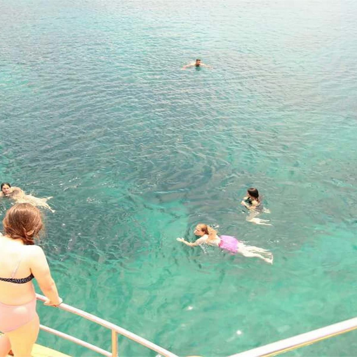 Öğle Yemeği Dahil Çeşme Tekne Turu