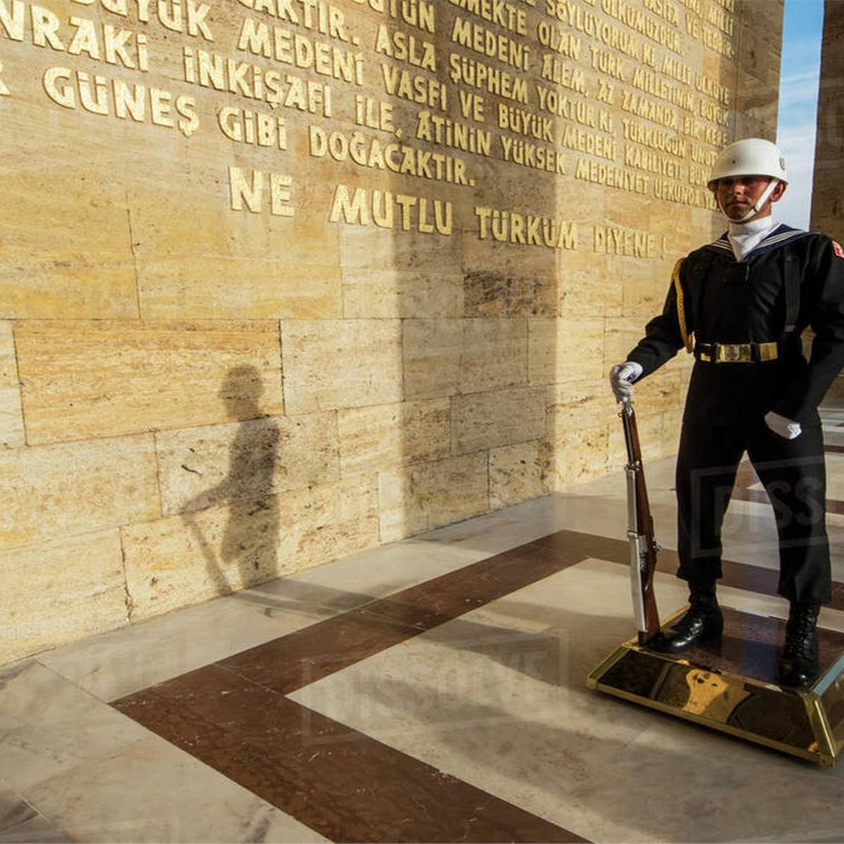 İzmir Çıkışlı Ankara Turu Anıtkabir asker