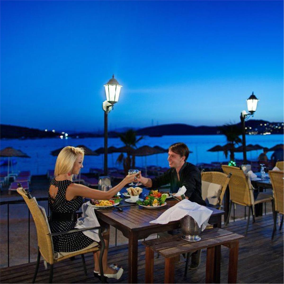 İzmir Kalkışlı Ulaşım ile 3 ve 4 gece seçenekli Bodrum Ladonia Del Mare Otel Herşey Dahil Konaklama