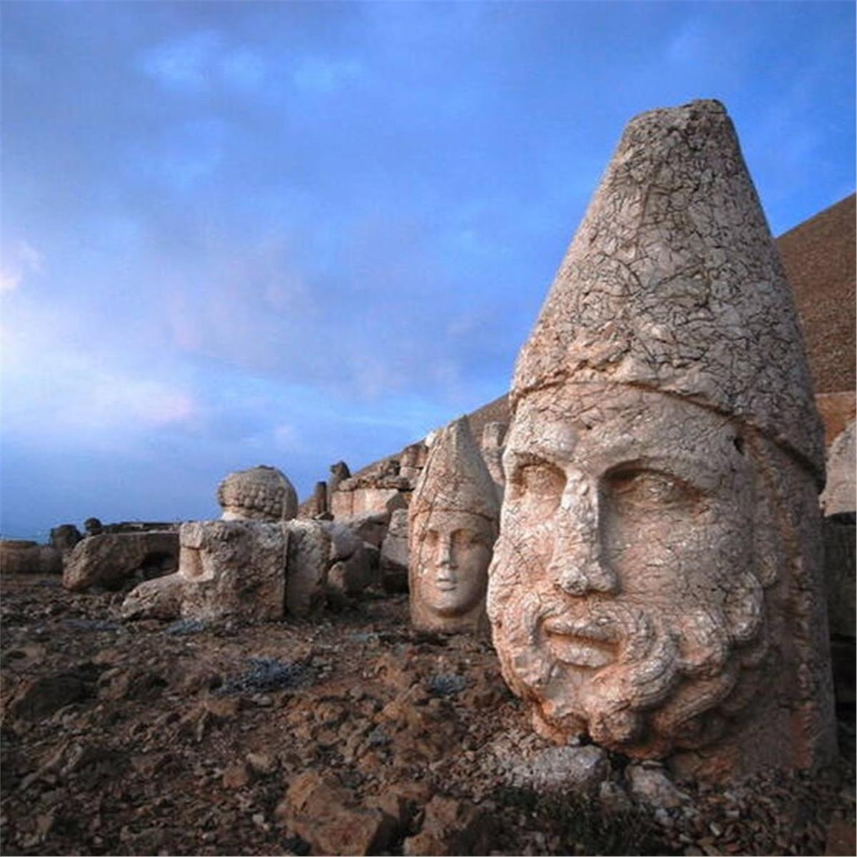 İzmir'den Uçaklı Yılbaşı Özel 2 Gece 3 Gün Konaklamalı Batman, Diyarbakır ile Mardin Turu