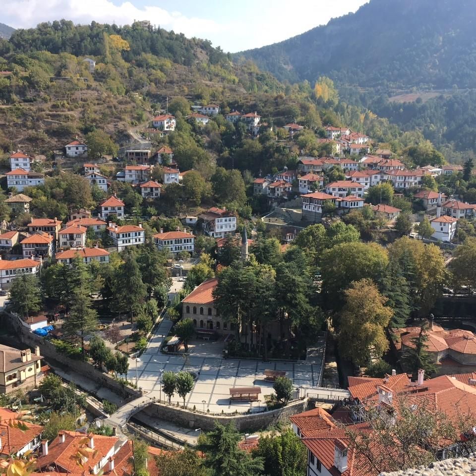 İzmir'den Otobüslü 1 Gece 2 Gün Konaklamalı Bayram Özel Maşukiye Yedigöller Mudurnu Göynük Turu