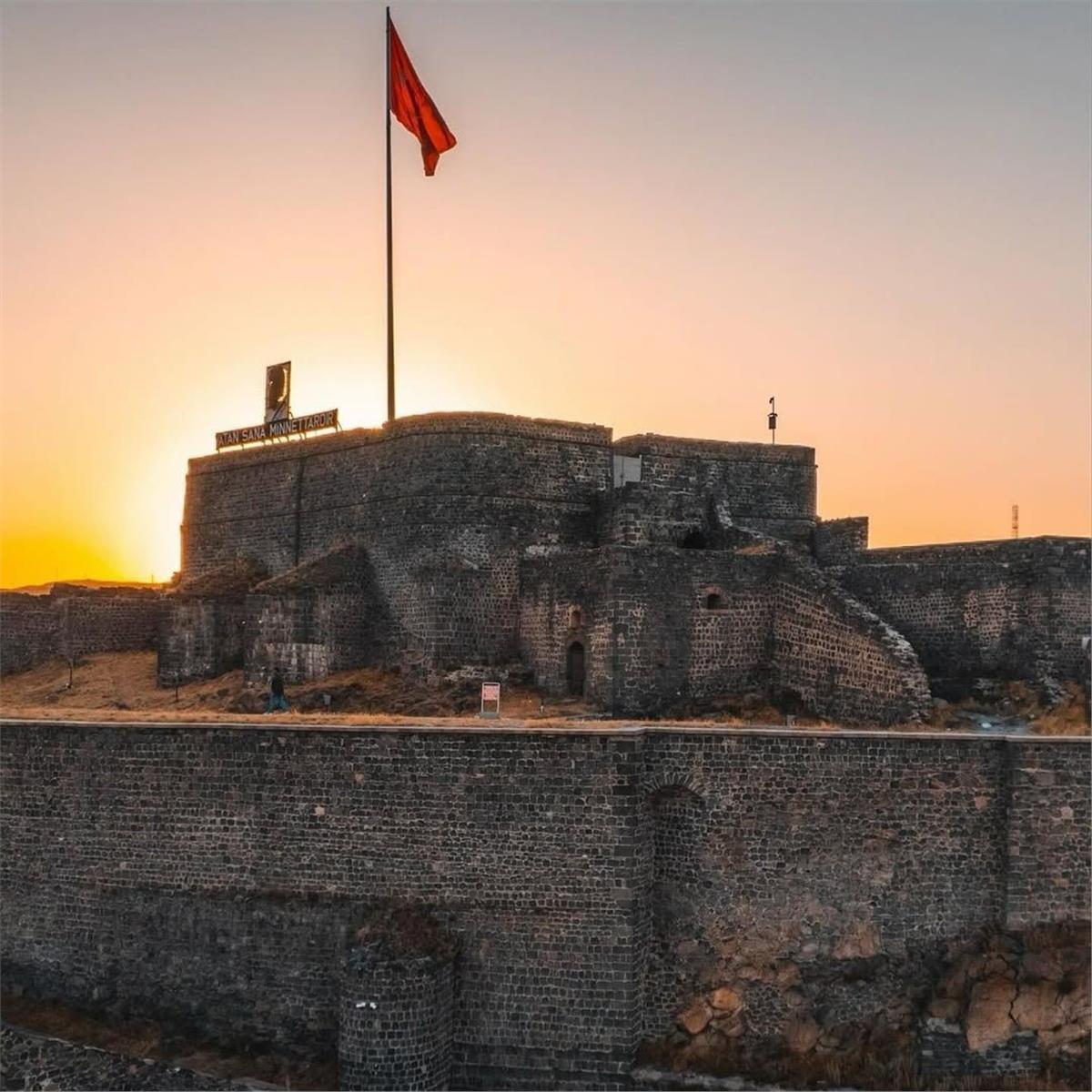 İzmir'den Otobüslü 4 Gece 5 Gün Vizesiz Kars Tiflis Batum Turu