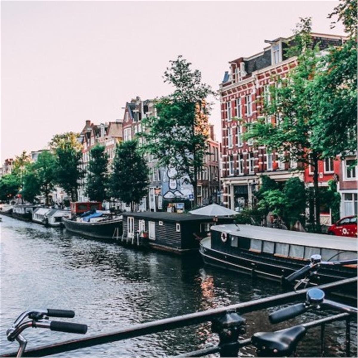 İZMIR'DEN UÇAK İLE HAREKETLI 7 GECE 8 GÜN KONAKLAMALI BENELÜX PARIS KÖLN TURU