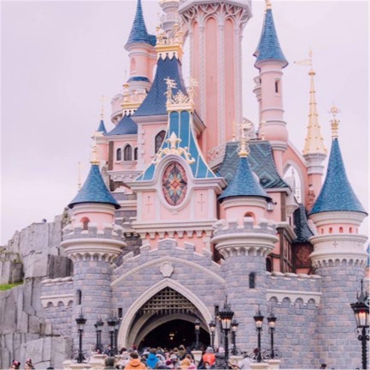 İZMIR'DEN UÇAK İLE HAREKETLI 7 GECE 8 GÜN KONAKLAMALI BENELÜX PARIS KÖLN TURU