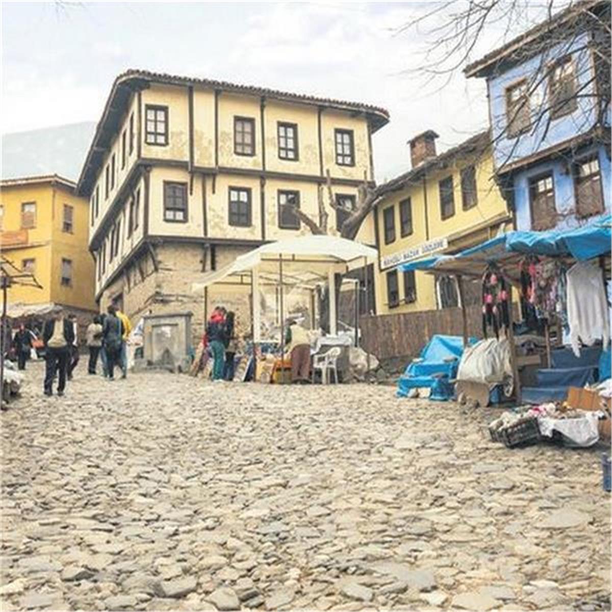 İzmir Çıkışlı 1 gece 2 gün Ulucamii, Cumalıkızık, Gölyazı ile Bursa Uludağ Kar Keyfi Turu