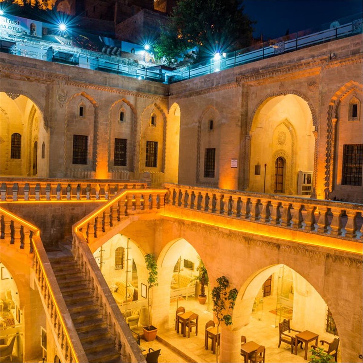 İzmir'den Uçaklı Yılbaşı Özel 2 Gece 3 Gün Konaklamalı Batman, Diyarbakır ile Mardin Turu