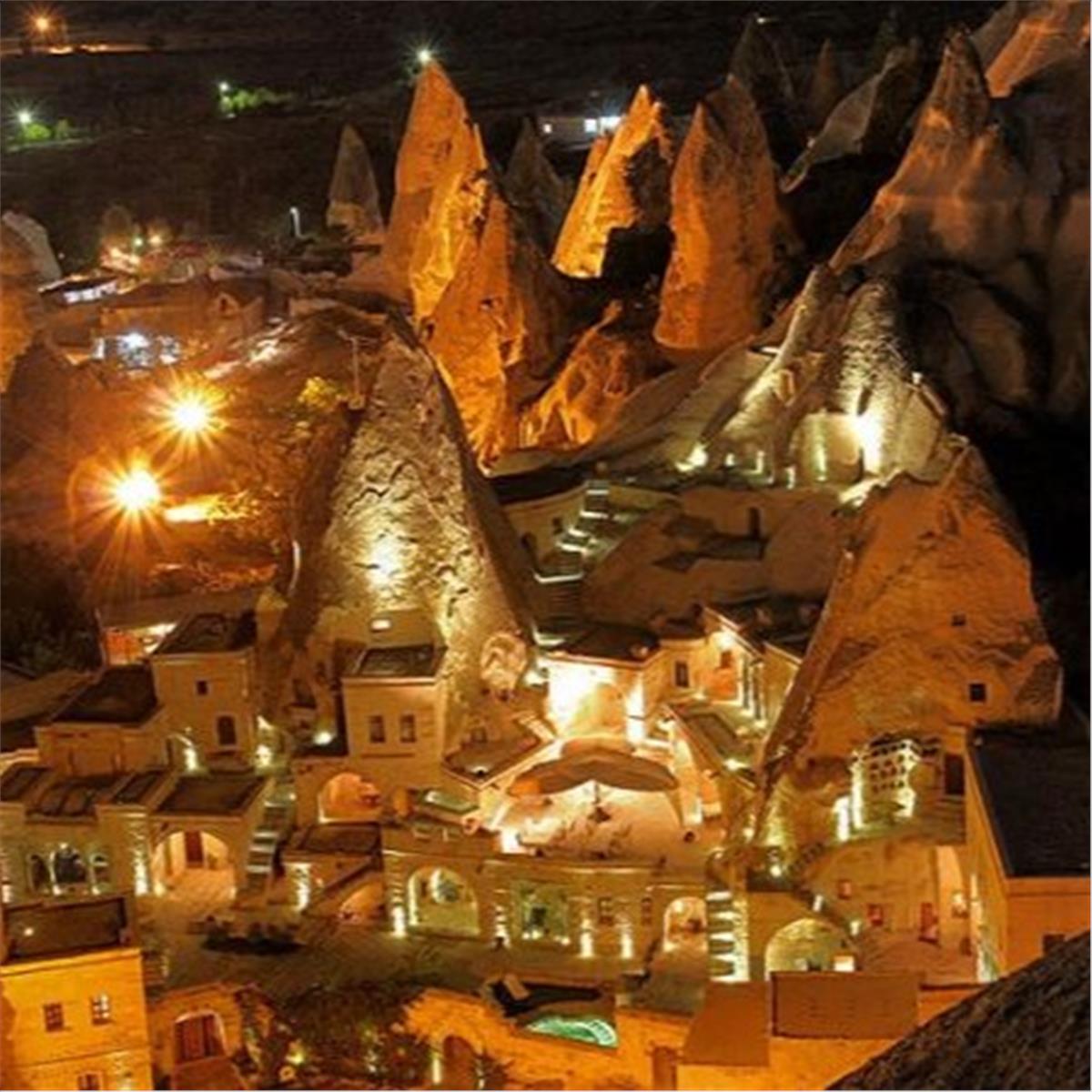 İzmir Çıkışlı Yılbaşı Özel 1 gece 2 gün 5* Emin Koçak Kapadokya Otel Konaklamalı Yılbaşı Özel Gala Yemeği Dahil Kayseri Erciyes Kayak Merkezi ve Kapadokya Turu