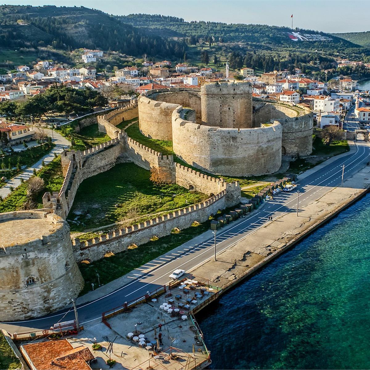 İzmir çıkışlı 1 gece 2 gün konaklamalı Assos Antik Kenti, Truva, Çanakkale Şehitlik Turu