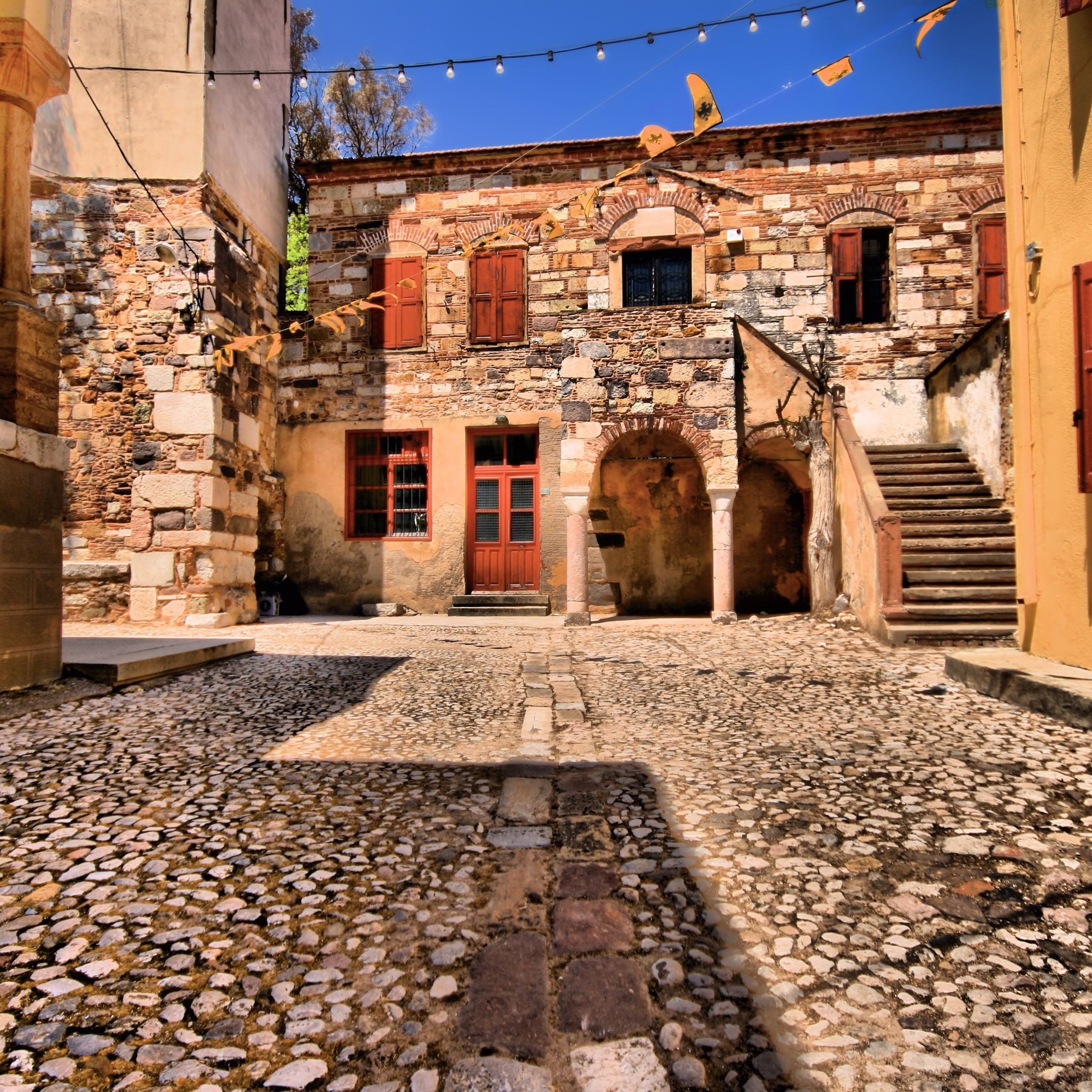 Çeşme'den Hareketli Yılbaşı Özel 2 Gece 3 Gün 4* Grecian Castle Hotel Konaklamalı Sakız Adası Turu Üstelik Yılbaşı Galası ve ya Taverna Seçenekli