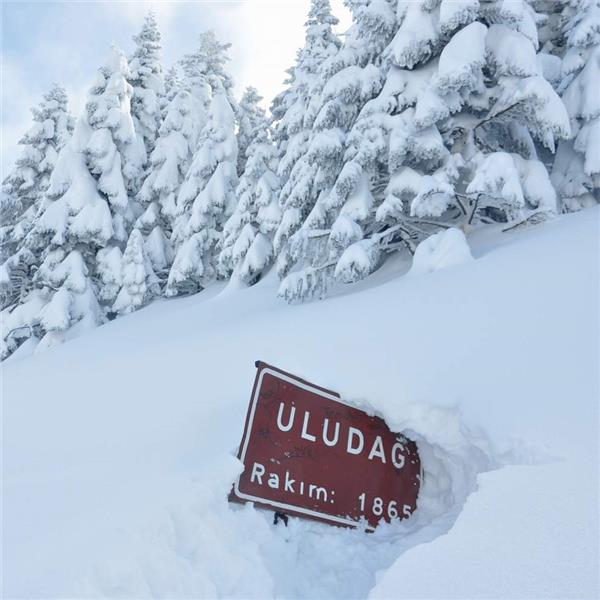 İzmir'den Otobüs ile 1 Gece 2 Gün Dağ Konaklamalı Uludağ Grand Yazıcı Otel Kayak Turu