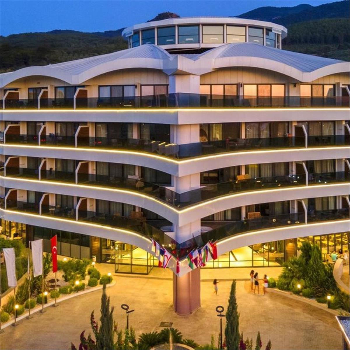 YILBAŞI ÖZEL SEVEN FOR LIFE OTEL KUŞADASI GALA YEMEĞI