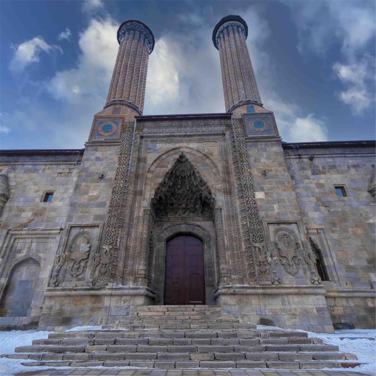 İzmir'den Uçaklı 2 Gece 3 Gün Konaklamalı Doğu Ekspresi İle Kars Erzurum Turu