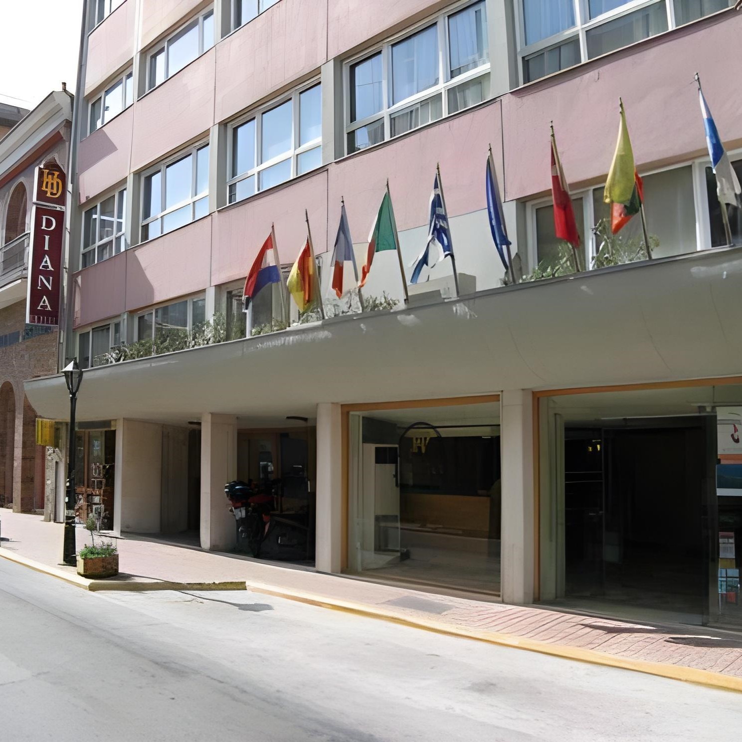 Çeşme'den Hareketli Yılbaşı Özel 2 Gece 3 Gün 2* Diana Hotel Konaklamalı Sakız Adası Turu Üstelik Yılbaşı Tavernalı