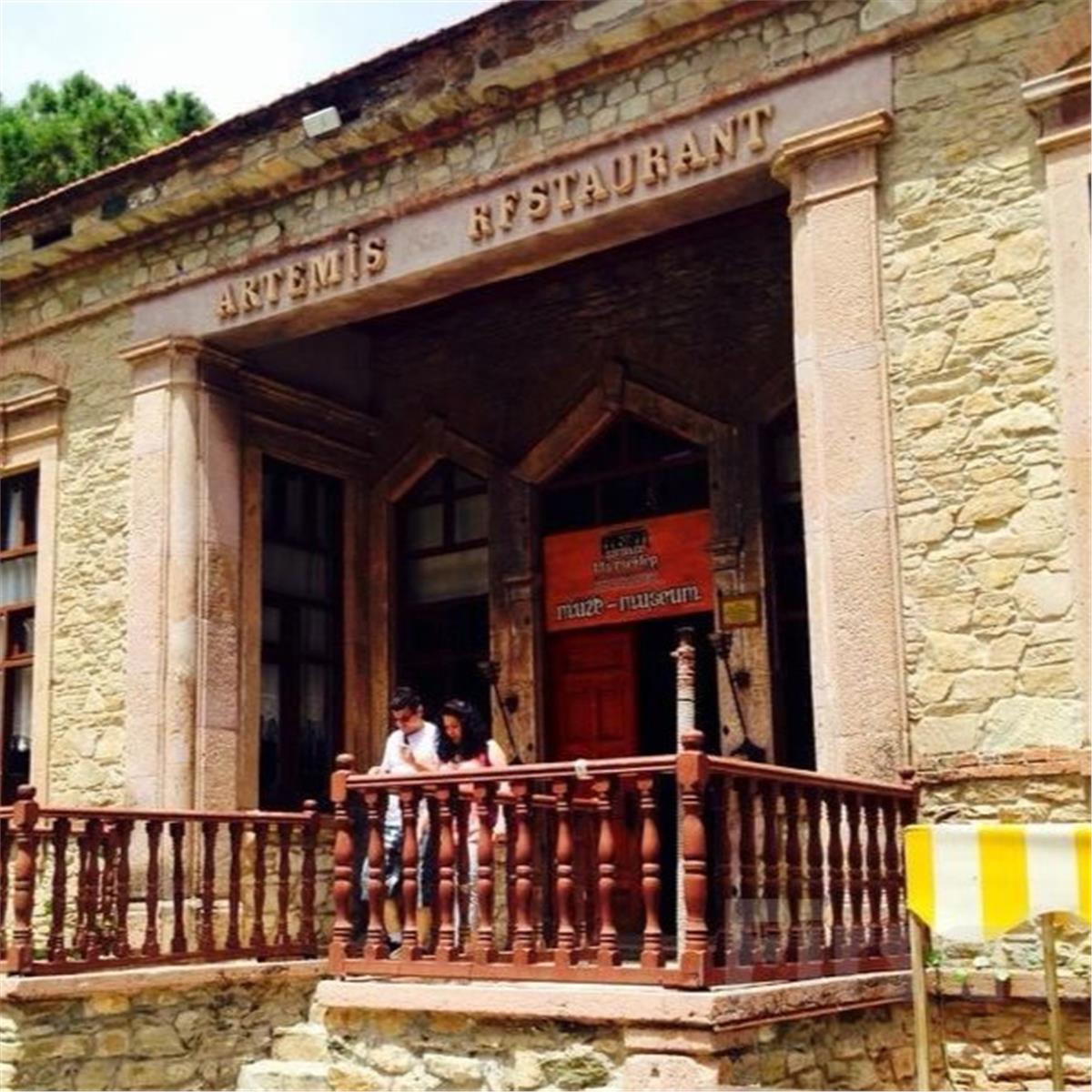 İZMIR HAREKETLI YILBAŞI ÖZEL ŞIRINCE ARTEMIS RESTAURANT YILBAŞI GECESI