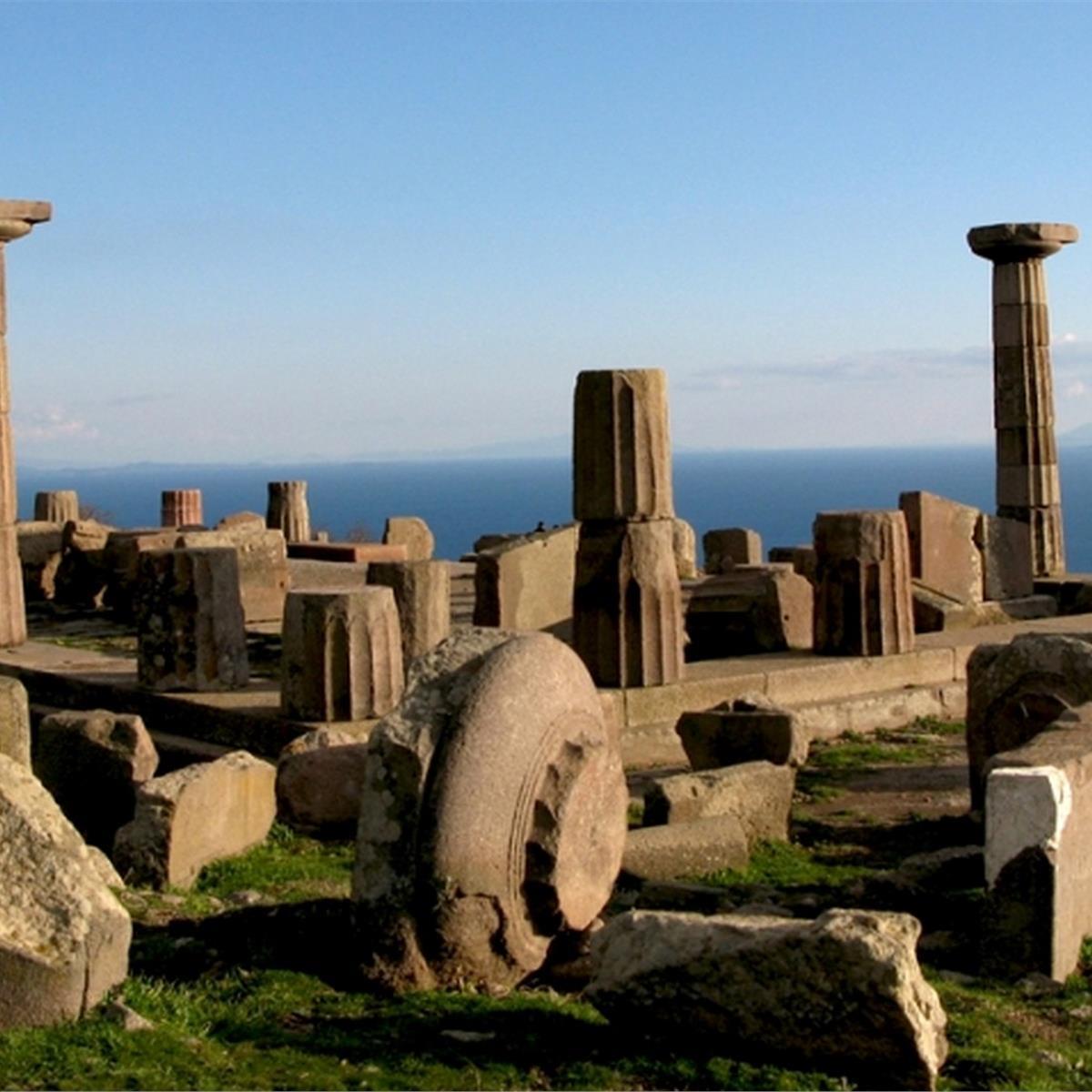 İzmir çıkışlı 1 gece 2 gün konaklamalı Assos Antik Kenti, Truva, Çanakkale Şehitlik Turu