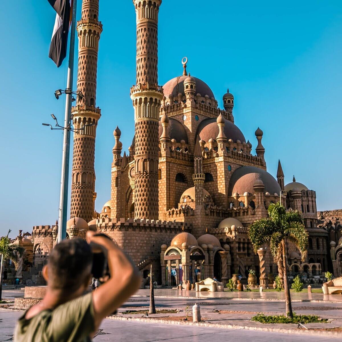 İzmir'den Uçak İle Hareketli 4 Gece 5 Gün 4 Yıldızlı El Khan Sharm El Sheikh Konaklamalı Sharm El Sheikh Turu