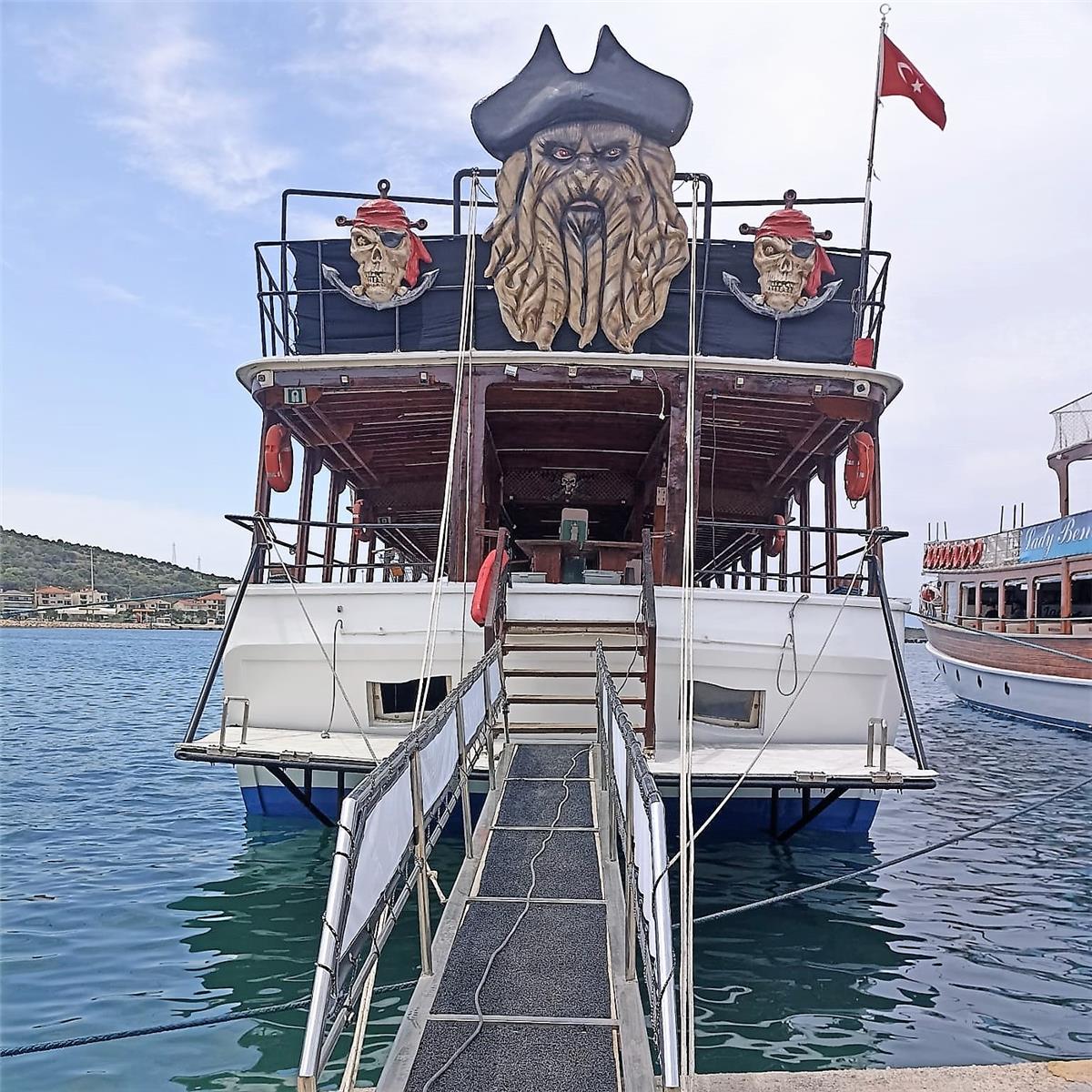 Öğle Yemeği Dahil Çeşme Tekne Turu