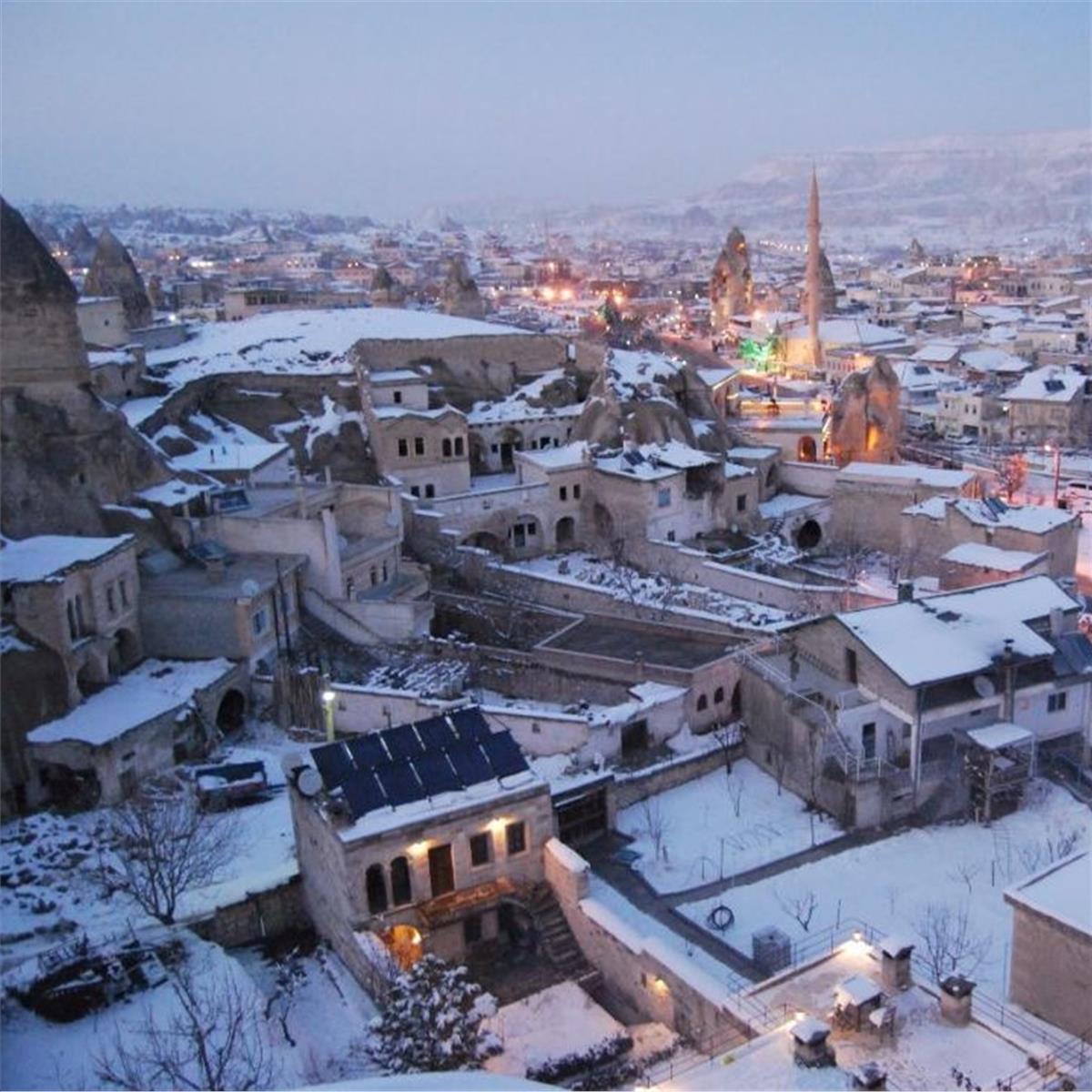 İzmir Çıkışlı 2 gece 3 gün Kayseri Erciyes Kayak Merkezi ve Kapadokya Turu