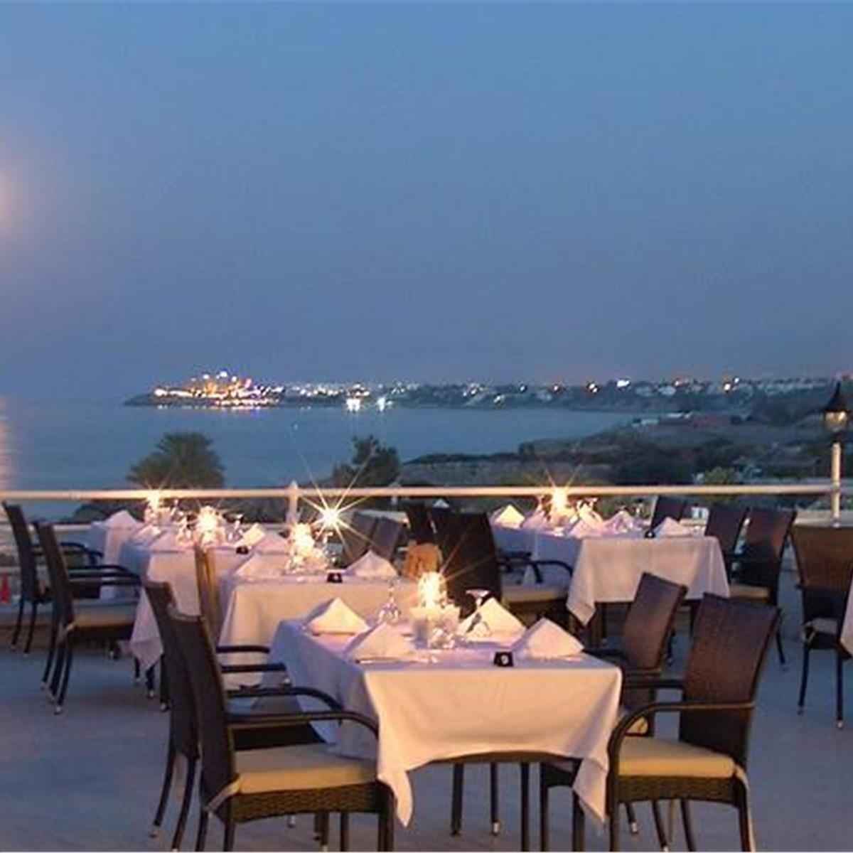DENIZ KIZI HOTEL YARIM PANSIYON