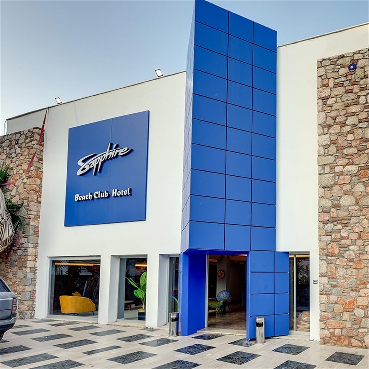 2 GECE 3 GÜN SAPPHIRE BEACH CLUB HOTEL KONAKLAMALI BODRUM TATILI ÜSTELIK GECE CLUBINDA YILBAŞI PARTISI DAHIL