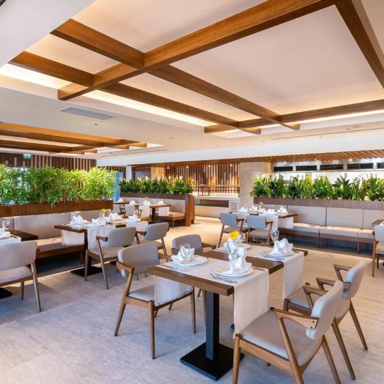 İzmir'den Uçak Bileti ve Otel Transferi Dahil 3 Gece 4 Gün Yarım Pansiyon Konaklamalı Concorde Tower Hotel Casino Convention Spa Sakiler Yılbaşı Galası 16.999TL'den Başlayan Fiyatlarla
