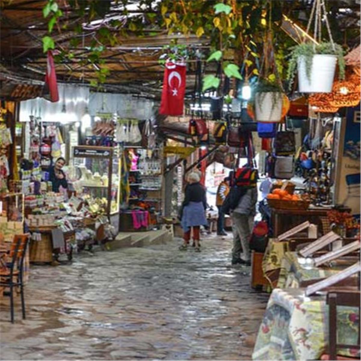 İZMIR ÇIKIŞLI YILBAŞI ÖZEL GÜNÜBIRLIK FASILLI EĞLENCELI ŞIRINCE TURU