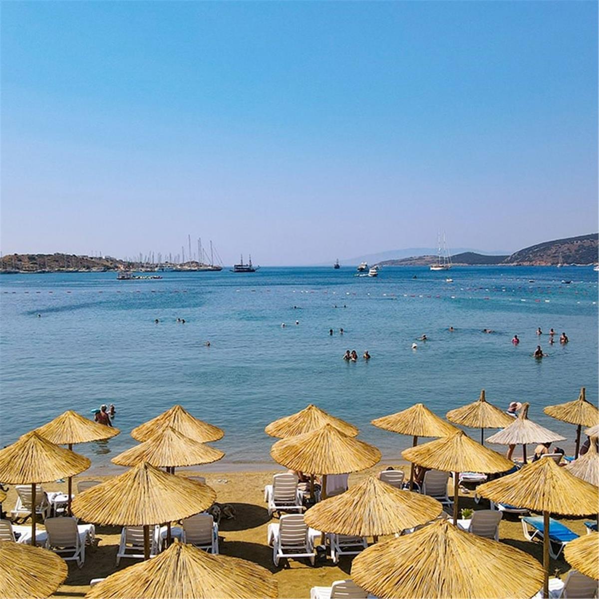 2 GECE 3 GÜN SAPPHIRE BEACH CLUB HOTEL KONAKLAMALI BODRUM TATILI ÜSTELIK GECE CLUBINDA YILBAŞI PARTISI DAHIL