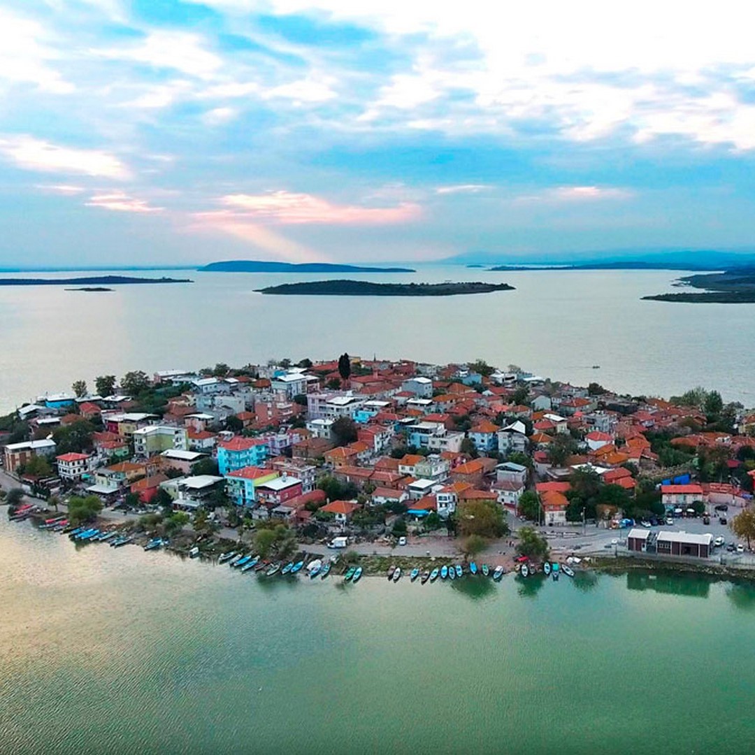 İzmir Çıkışlı Günübirlik Bursa Uludağ Turu. Gölyazı, Ulucami ve Kozahan ile. Üstelik Kahvaltı Dahil. Kayak Takımı seçenekli.