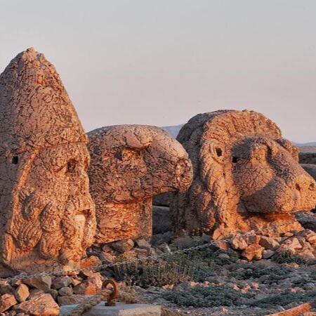 İzmir'den Uçaklı 3 Gece 4 Gün Konaklamalı Göbeklitepe, Halfeti ve Malabadi Köprüsü İle Gap Mezopotamya Turu