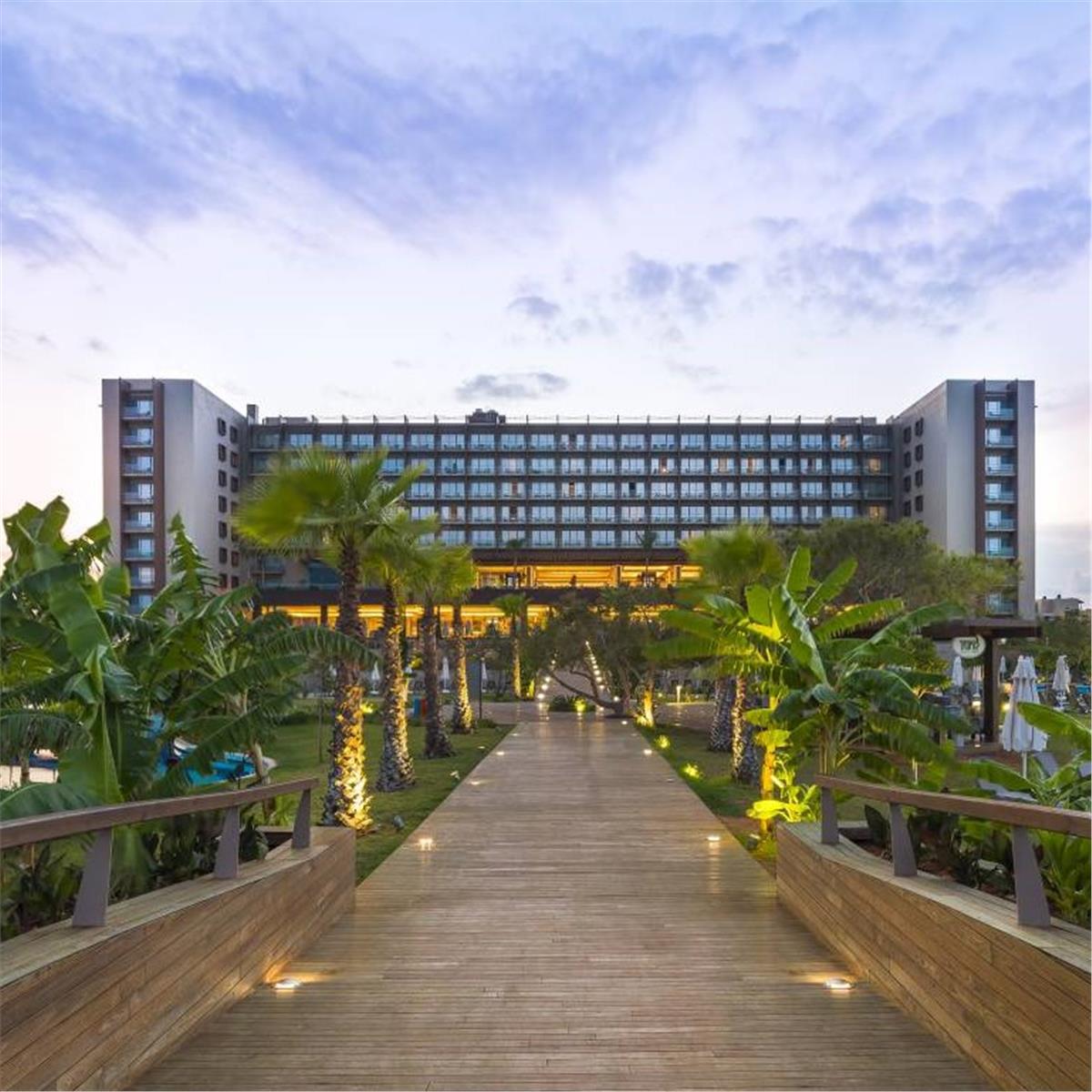 İzmir'den Uçak Bileti ve Otel Transferi Dahil 2 Gece 3 Gün Konaklamalı UHD Kıbrıs Concorde Luxury Resort'ta Mustafa Sandal Yılbaşı Galası 41.999 TL'den Başlayan Fırsatlarla