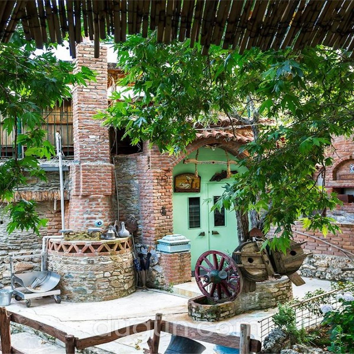 şirince köyü köy evi bahçe görünüm