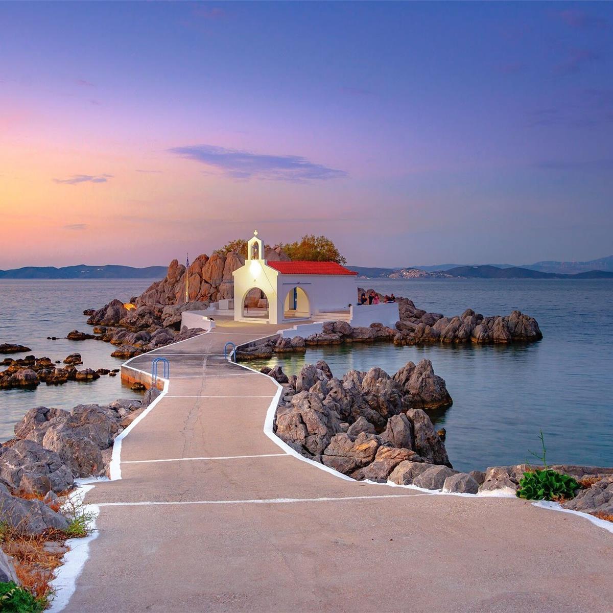 Çeşme Kalkışlı Günübirlik Feribot Bileti Ve Güney Ada veya Kuzey Ada Seçenekli Sakız Adası Turu. Üstelik İzmir'den Servis Seçenekli