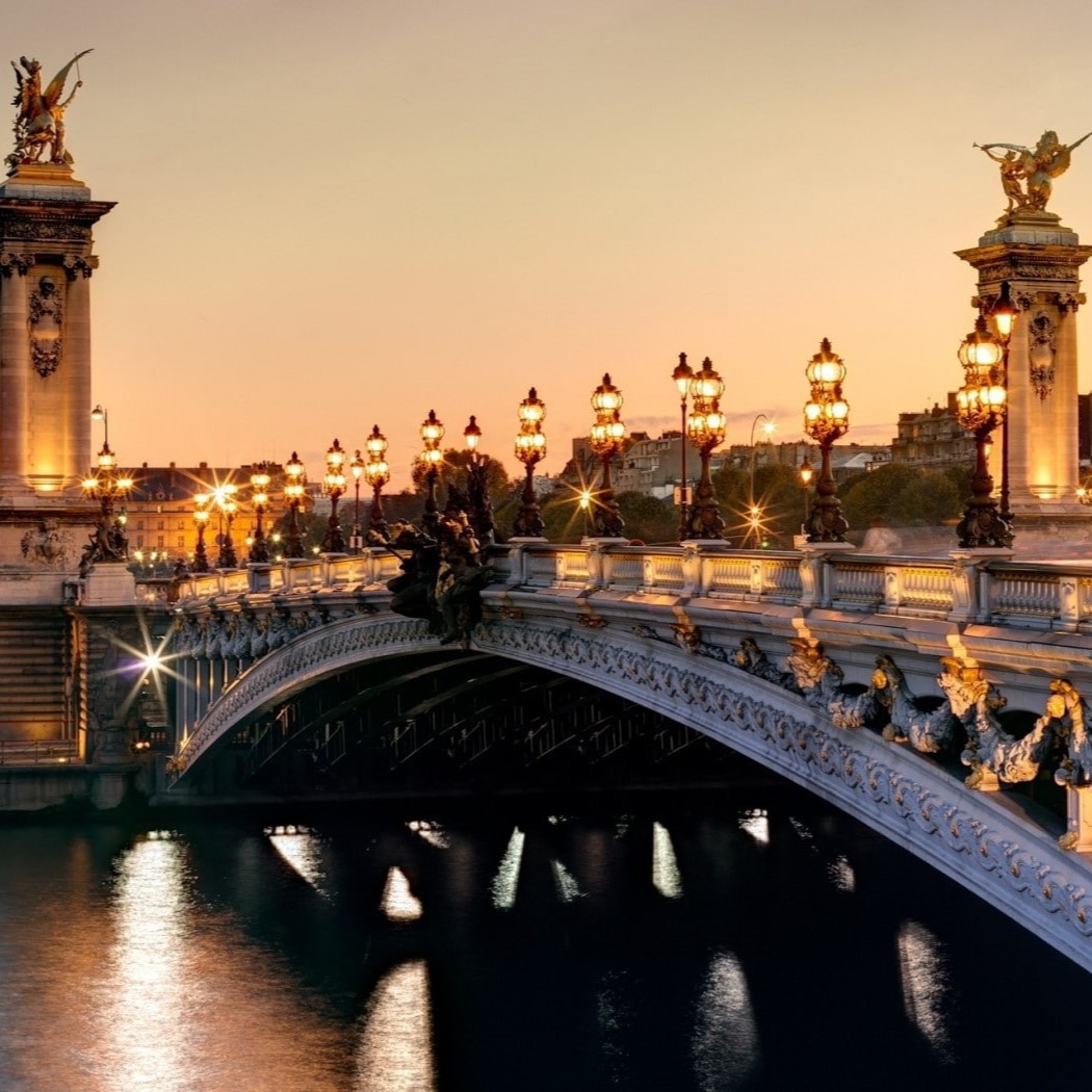 İzmir'den Uçak İle Kalkışlı 4 Gece 5 Gün Konaklamalı Sömestr Özel Amsterdam & Brüksel & Paris & Disneyland Turu