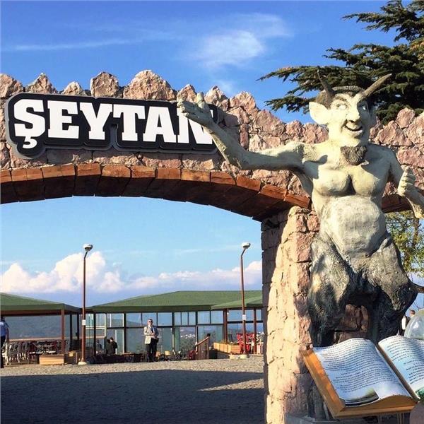 İZMIR ÇIKIŞLI 8 MART DÜNYA KADINLAR GÜNÜ ÖZEL GÜNÜBIRLIK AYVALIK CUNDA TURU
