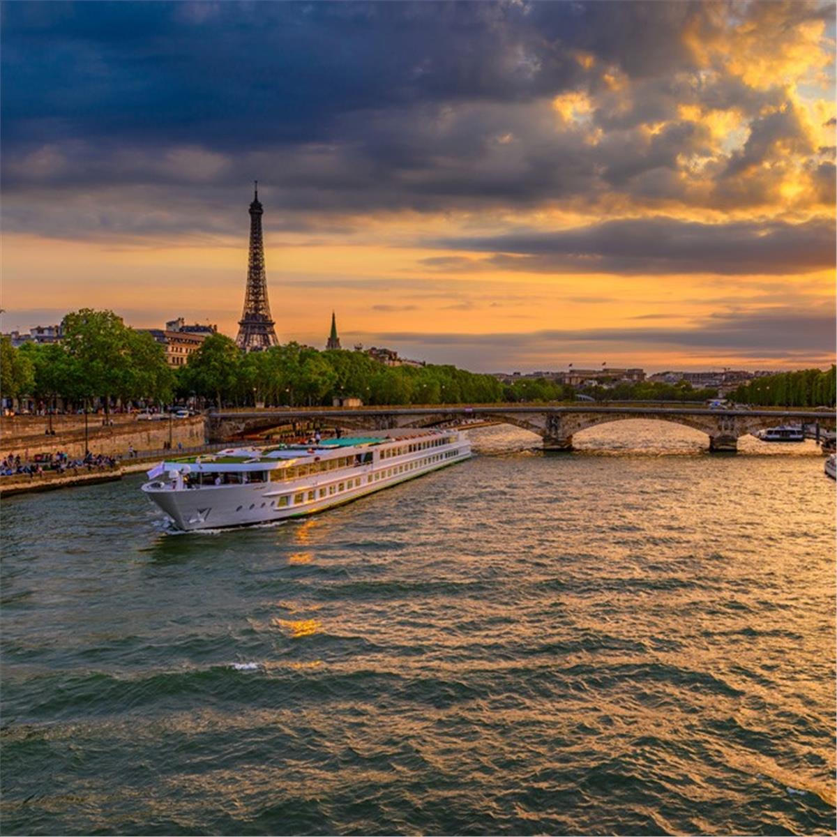 7 GECE 8 GÜN KONAKLAMALI YILBAŞI ÖZEL BENELÜX PARIS KÖLN TURU