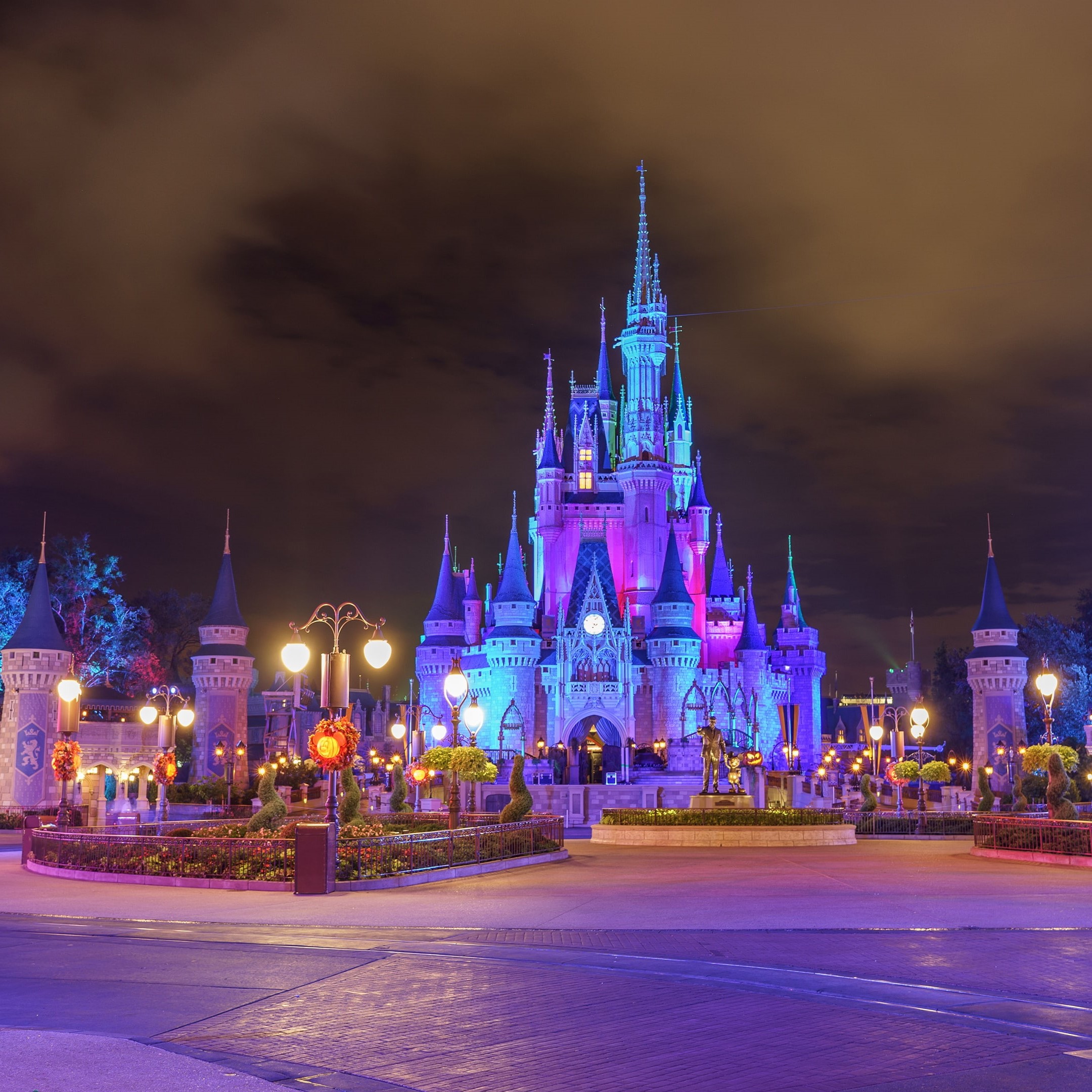 İzmir'den Uçak İle Kalkışlı 4 Gece 5 Gün Konaklamalı Paris & Disneyland & Brüksel & Amsterdam Turu