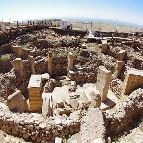 İzmir'den Uçaklı 3 Gece 4 Gün Konaklamalı Göbeklitepe, Halfeti ve Malabadi Köprüsü İle Gap Mezopotamya Turu