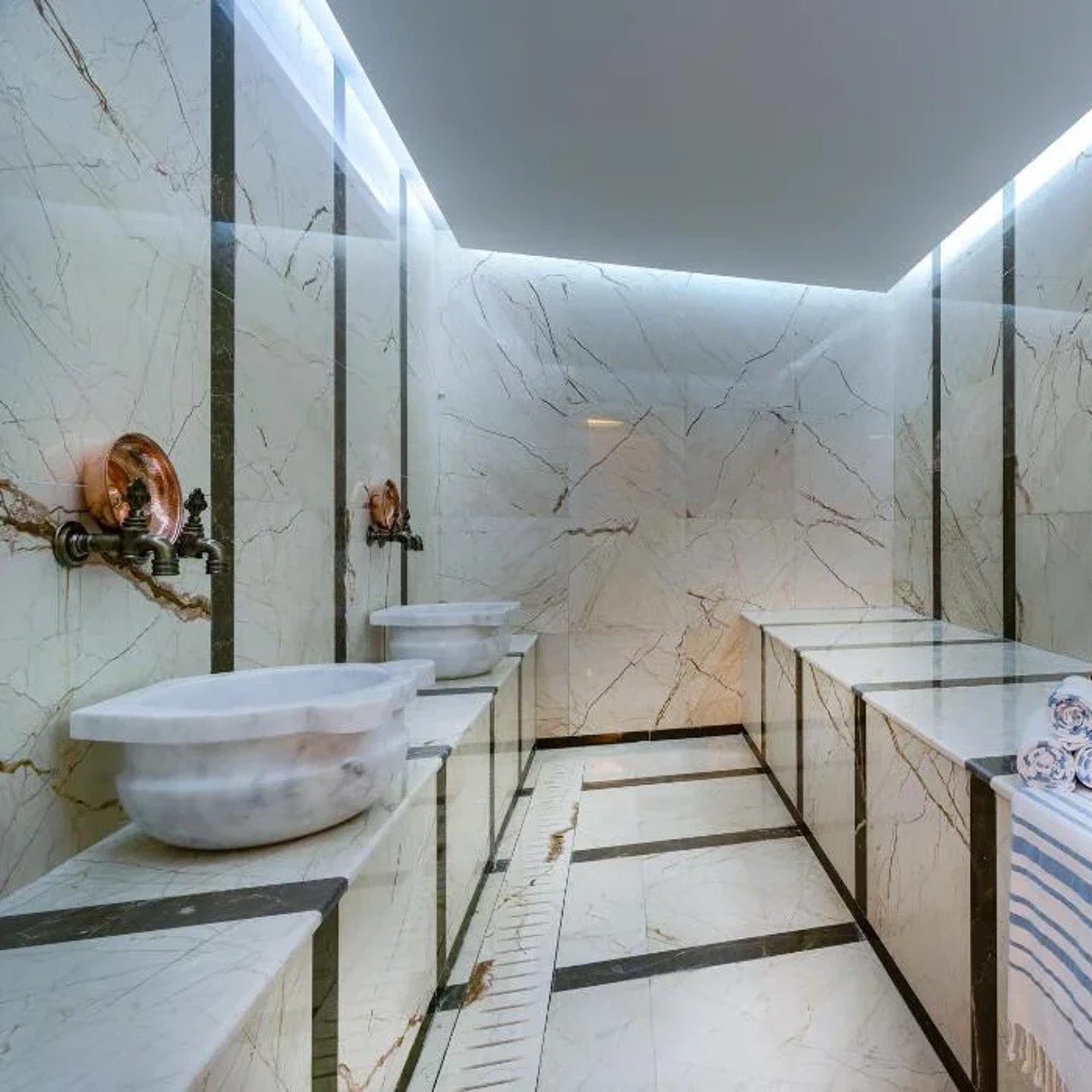 İzmir'den Uçak Bileti ve Otel Transferi Dahil 3 Gece 4 Gün Yarım Pansiyon Konaklamalı Concorde Tower Hotel Casino Convention Spa Sakiler Yılbaşı Galası 16.999TL'den Başlayan Fiyatlarla