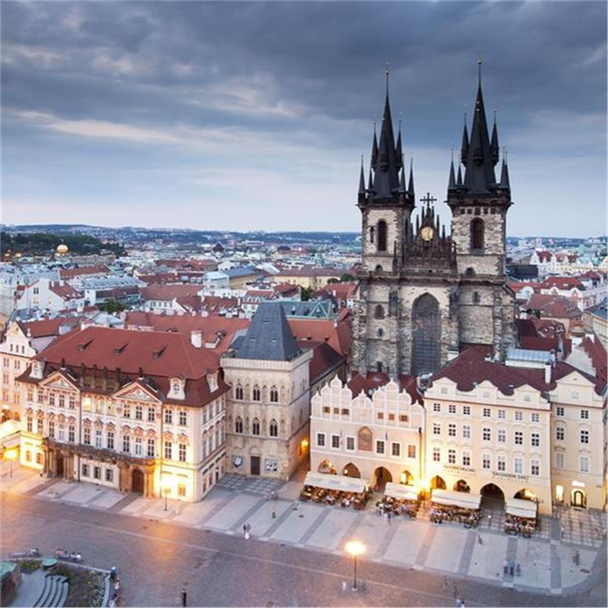 İzmir'den Uçaklı Yılbaşı Özel 4 Gece 5 Gün Konaklamalı Tüm Ekstralar Dahil Münih & Hallstat & Salzburg & Viyana Turu