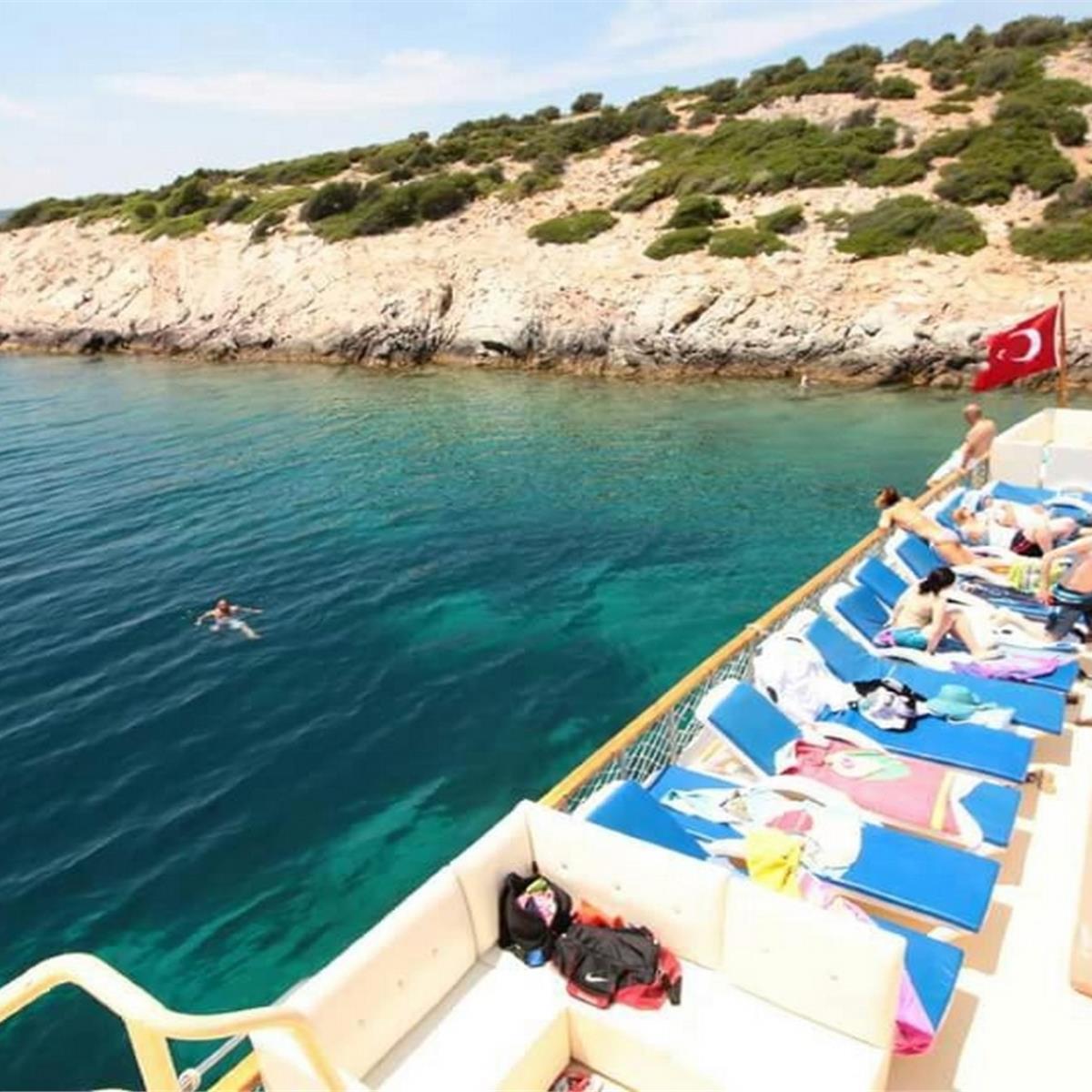 Öğle Yemeği Dahil Çeşme Tekne Turu