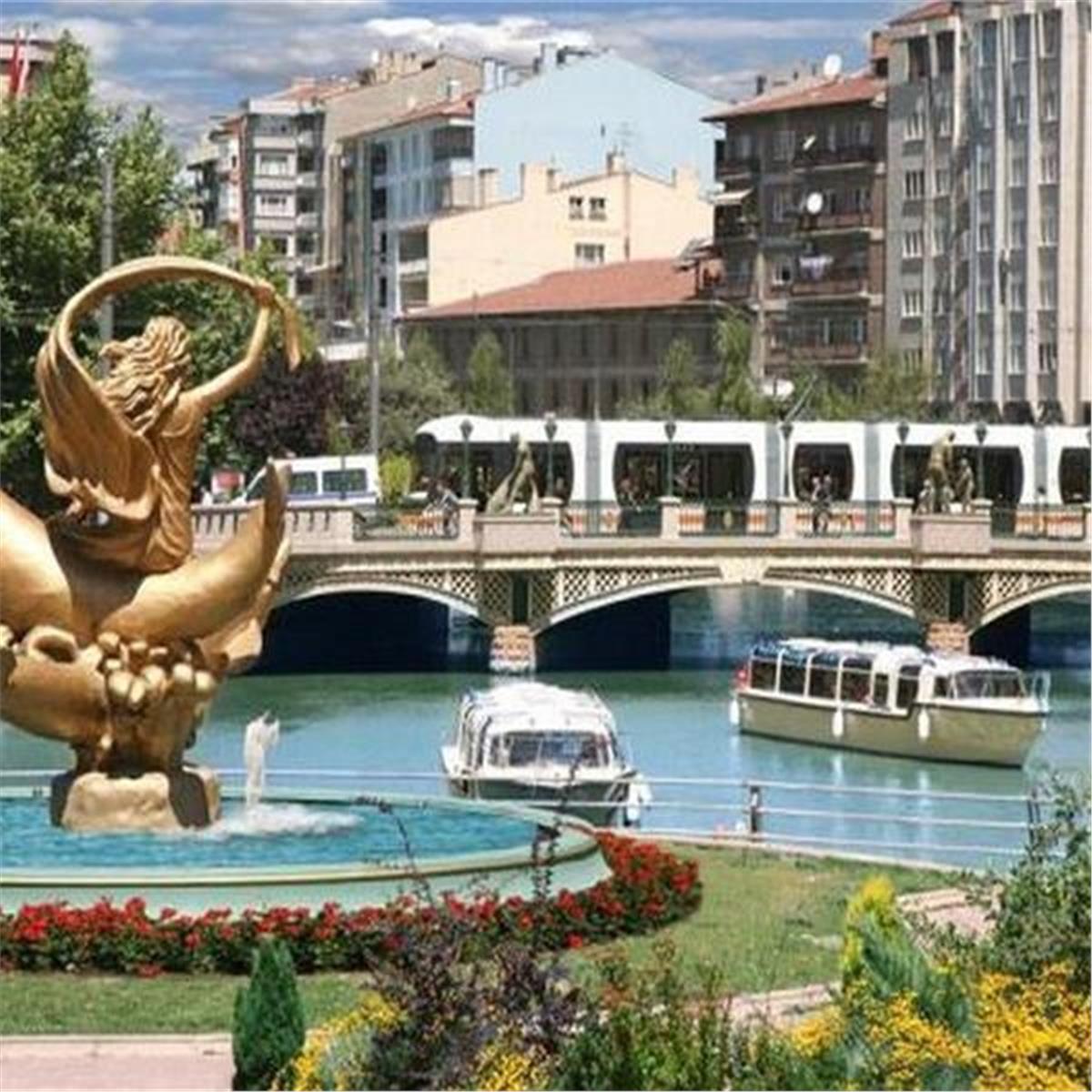 İzmir çıkışlı 1 gece 2 gün konaklamalı Bursa, Cumalıkızık, Uludağ Kayak Merkezi, Eskişehir Turu.