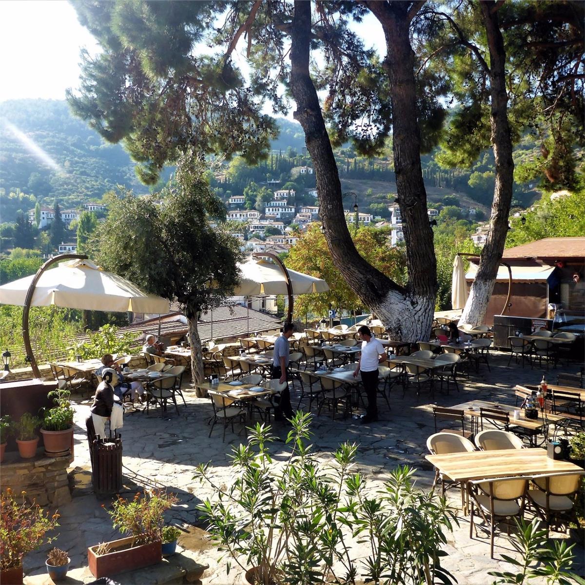 İZMIR HAREKETLI YILBAŞI ÖZEL ŞIRINCE ARTEMIS RESTAURANT YILBAŞI GECESI