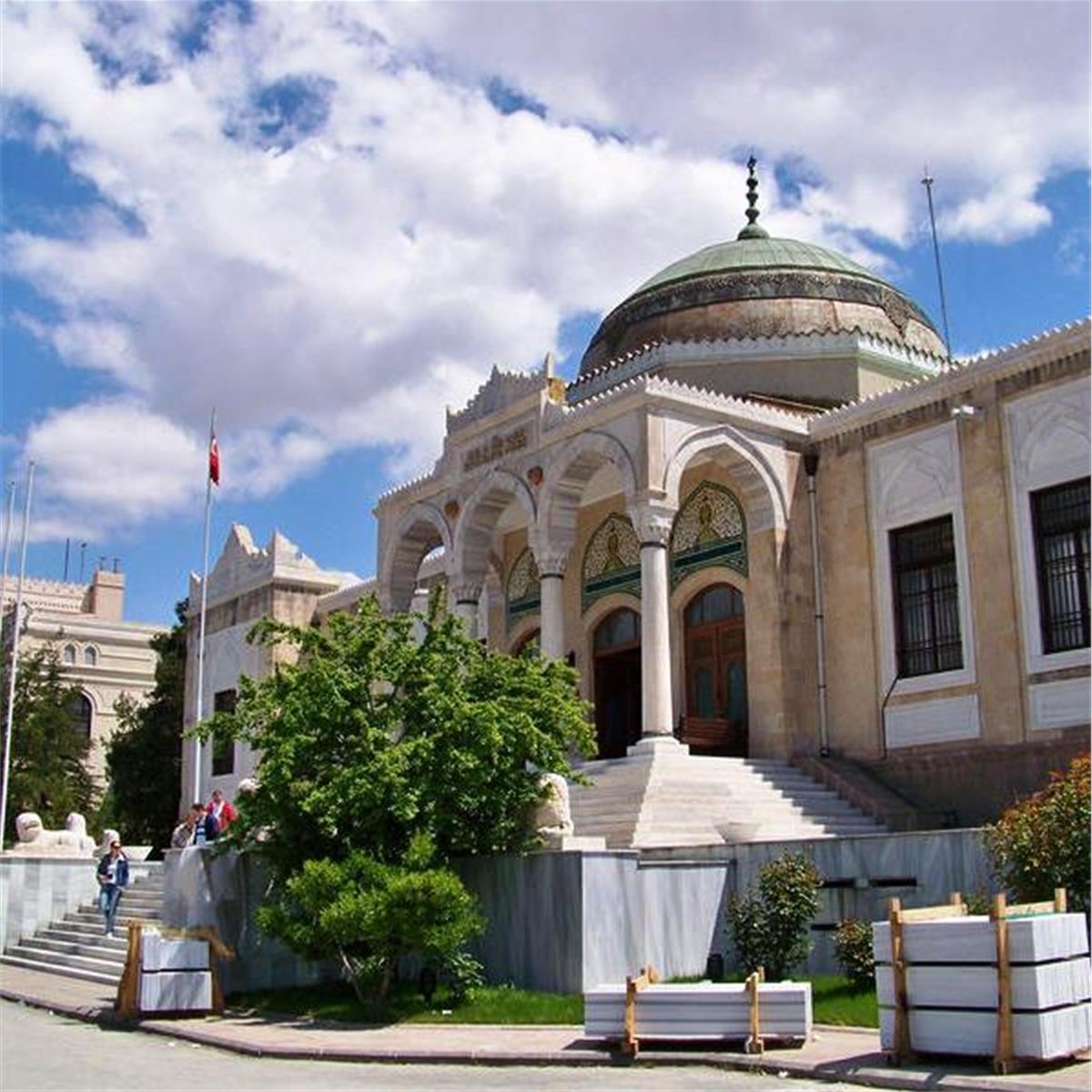 İzmir Çıkışlı Ankara Turu Etnografya Müzesi Giriş resmi