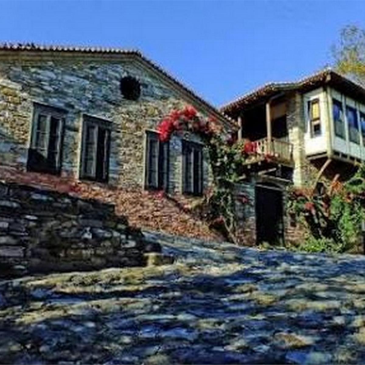 Domatia köyü sokak girişi manzarası