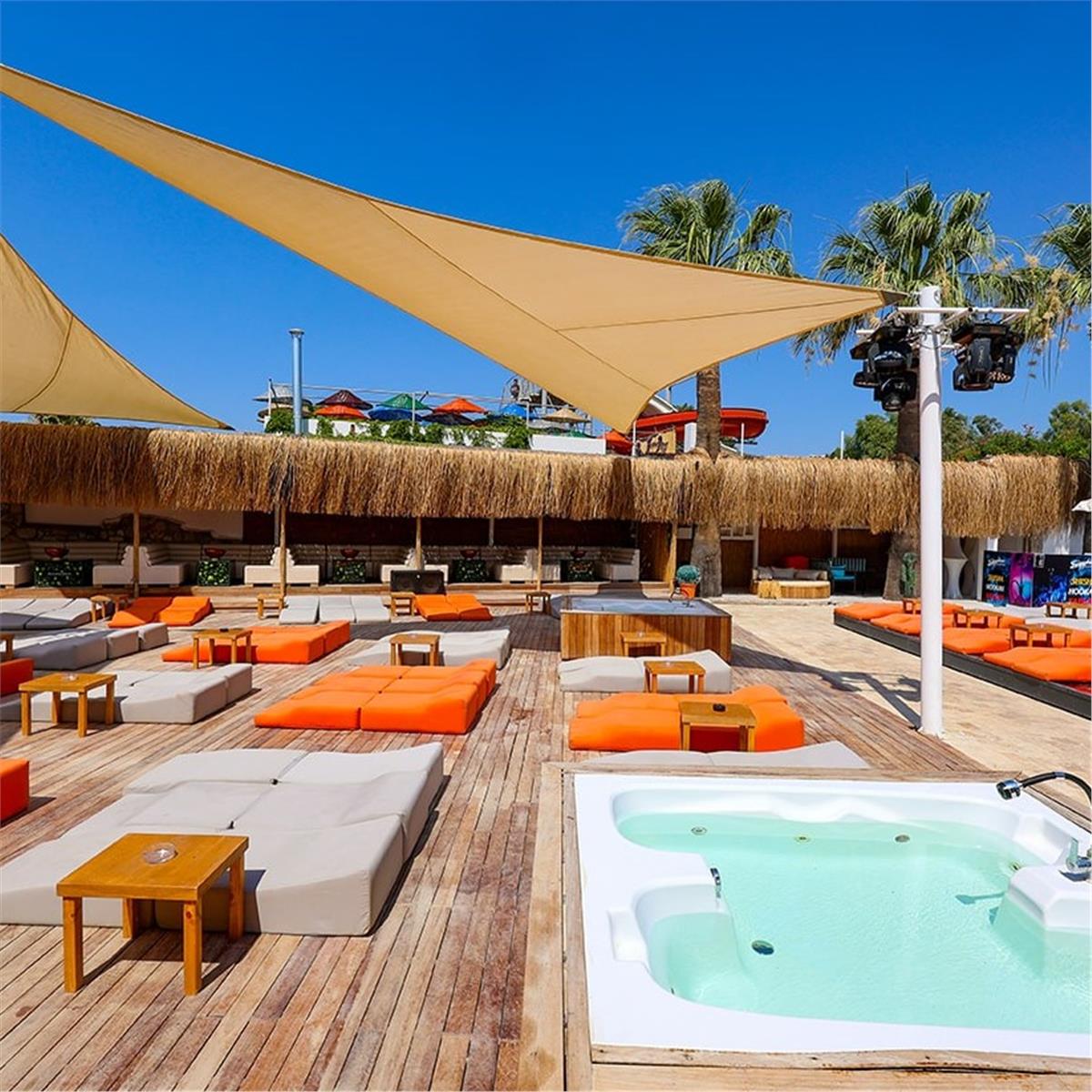 2 GECE 3 GÜN SAPPHIRE BEACH CLUB HOTEL KONAKLAMALI BODRUM TATILI ÜSTELIK GECE CLUBINDA YILBAŞI PARTISI DAHIL