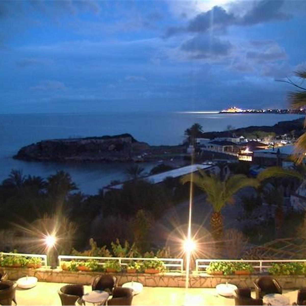 DENIZ KIZI HOTEL YARIM PANSIYON