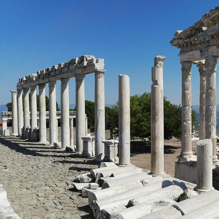İZMIR'DEN KALKIŞLI GÜNÜBIRLIK BERGAMA KIZIL AVLU ASKLEPION TURU 7