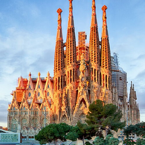 İzmir'den Uçaklı İle 4 Gece 5 Gün Konaklamalı Yılbaşı Özel Barcelona Turu