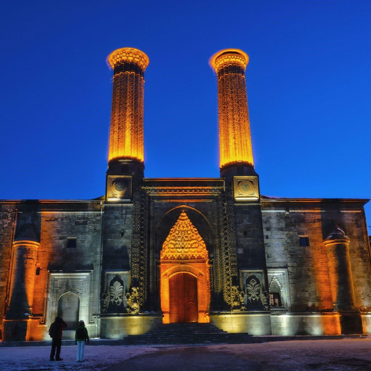 İzmir'den Uçaklı 4 Gece 5 Gün Konaklamalı Doğu Ekspresi İle Doğu Anadolu Turu